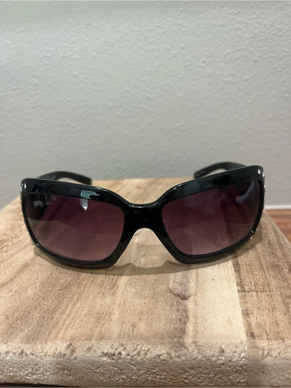 Montana West Black Crossed Pistol Rhinestone Sunglasses